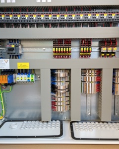 Control panel floor rearing Moldavia Farms